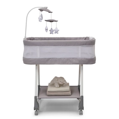 Simmons Kids' Shooting Star Rocking Bassinet With Airflow Mesh - Platinum 5 Simmons Kids' Shooting Star Rocking Bassinet With Airflow Mesh - Platinum - Image 3